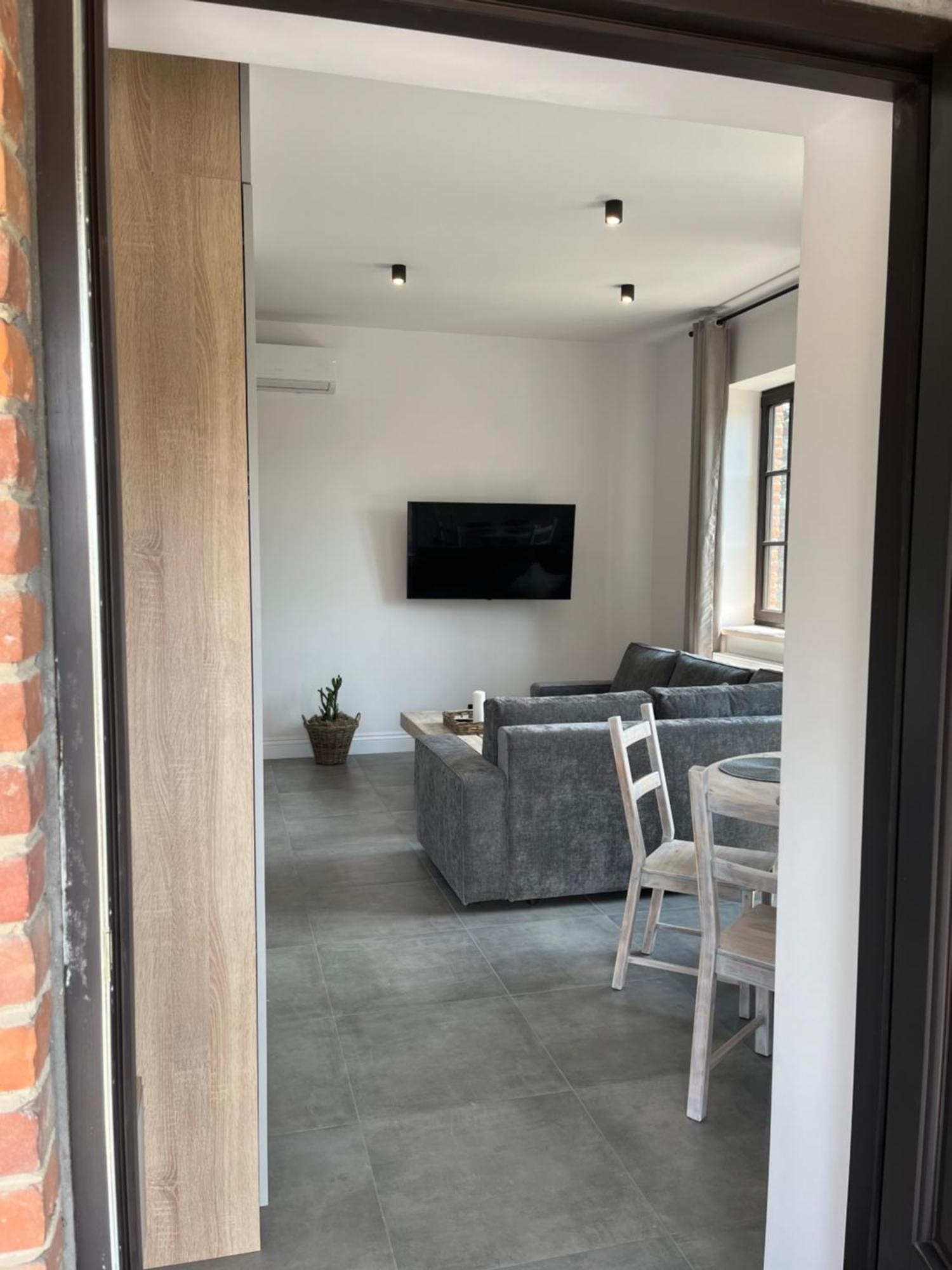 Neighbourhood Apartment Люблин Екстериор снимка