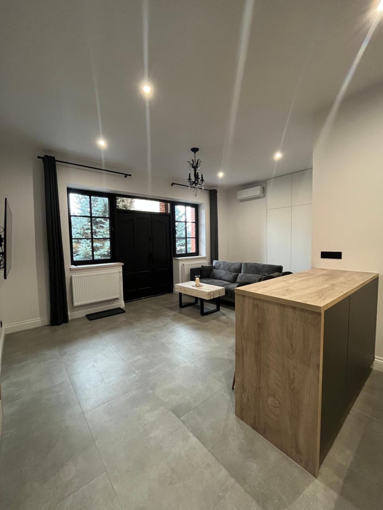 Neighbourhood Apartment Люблин Екстериор снимка